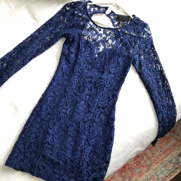 Sweetheart Lace Dress - Picture 1 of 5